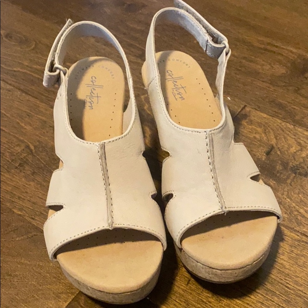 NEW Clark’s- cream, ultimate comfort, nubuck